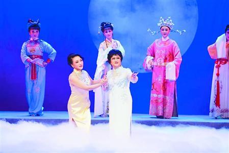 90岁王文娟唱出别样“千里共婵娟”